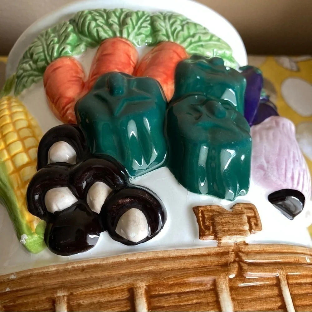 Vintage 3D vegetable garden cookie Jar